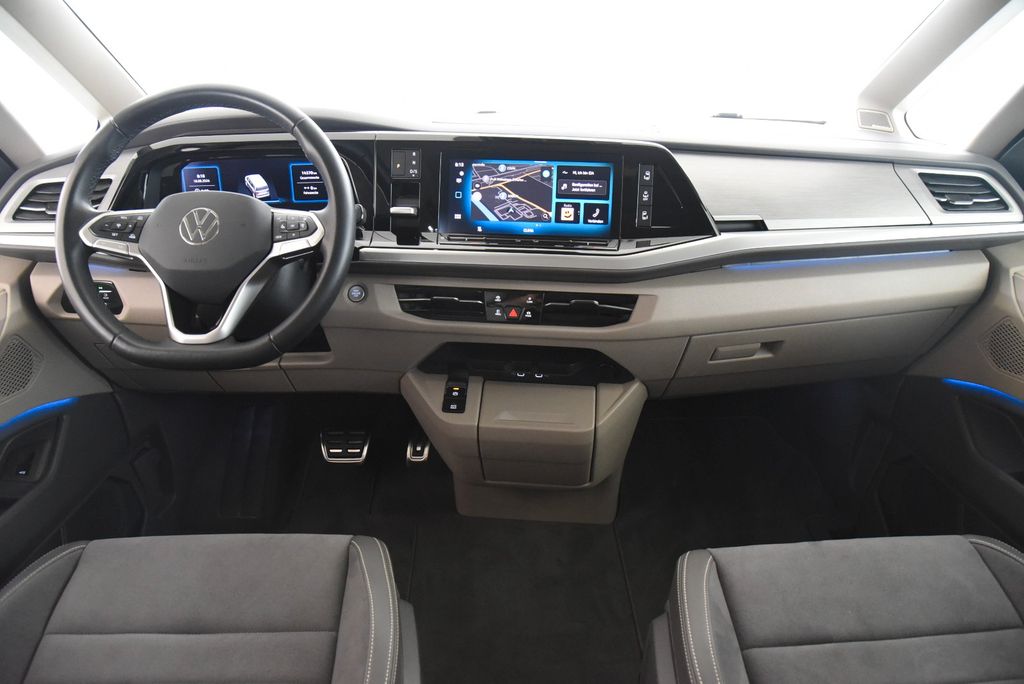 Volkswagen T7 MULTIVAN 2025 г. Красный, пробег 14900 км