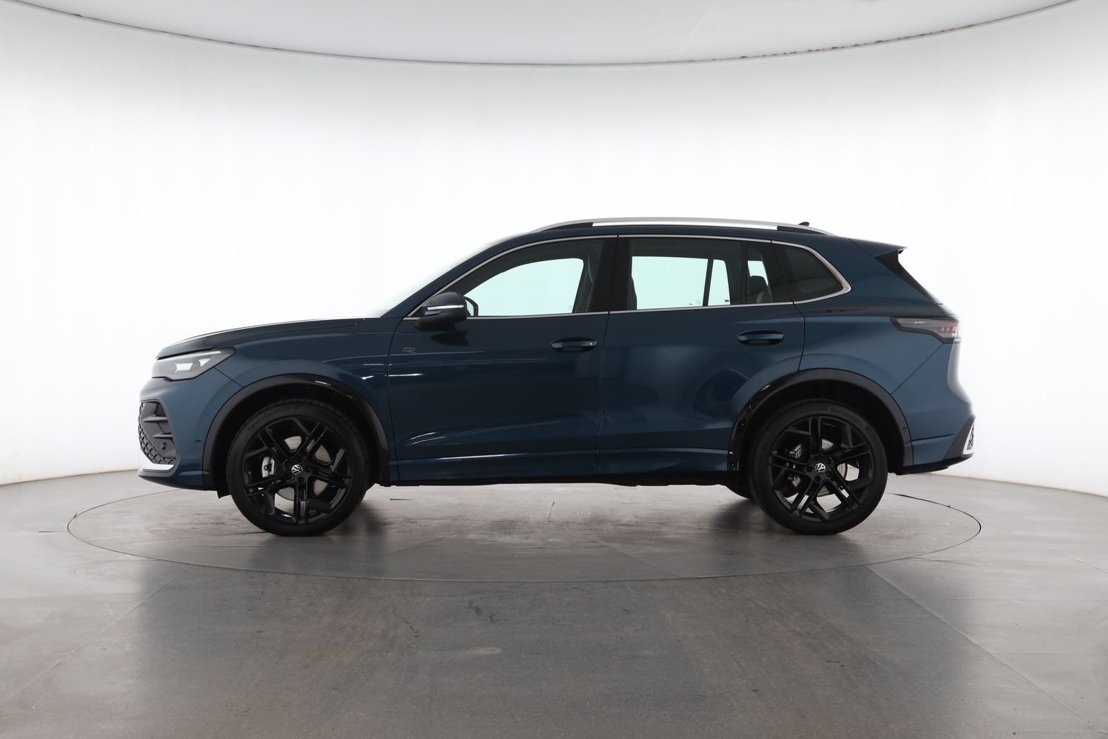 Volkswagen Tiguan 2025 г. Синий, пробег 19091 км