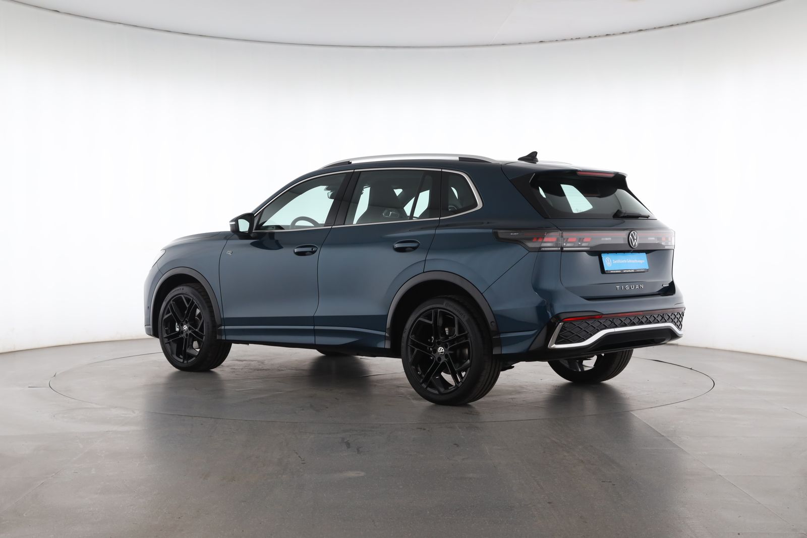 Volkswagen Tiguan 2025 г. Синий, пробег 19091 км