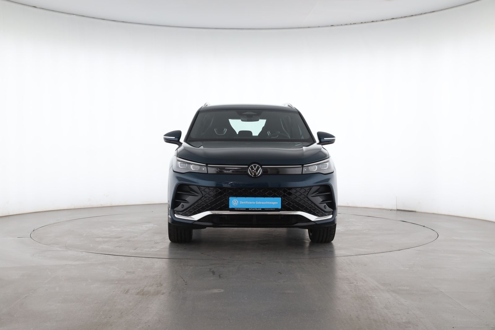 Volkswagen Tiguan 2025 г. Синий, пробег 19091 км