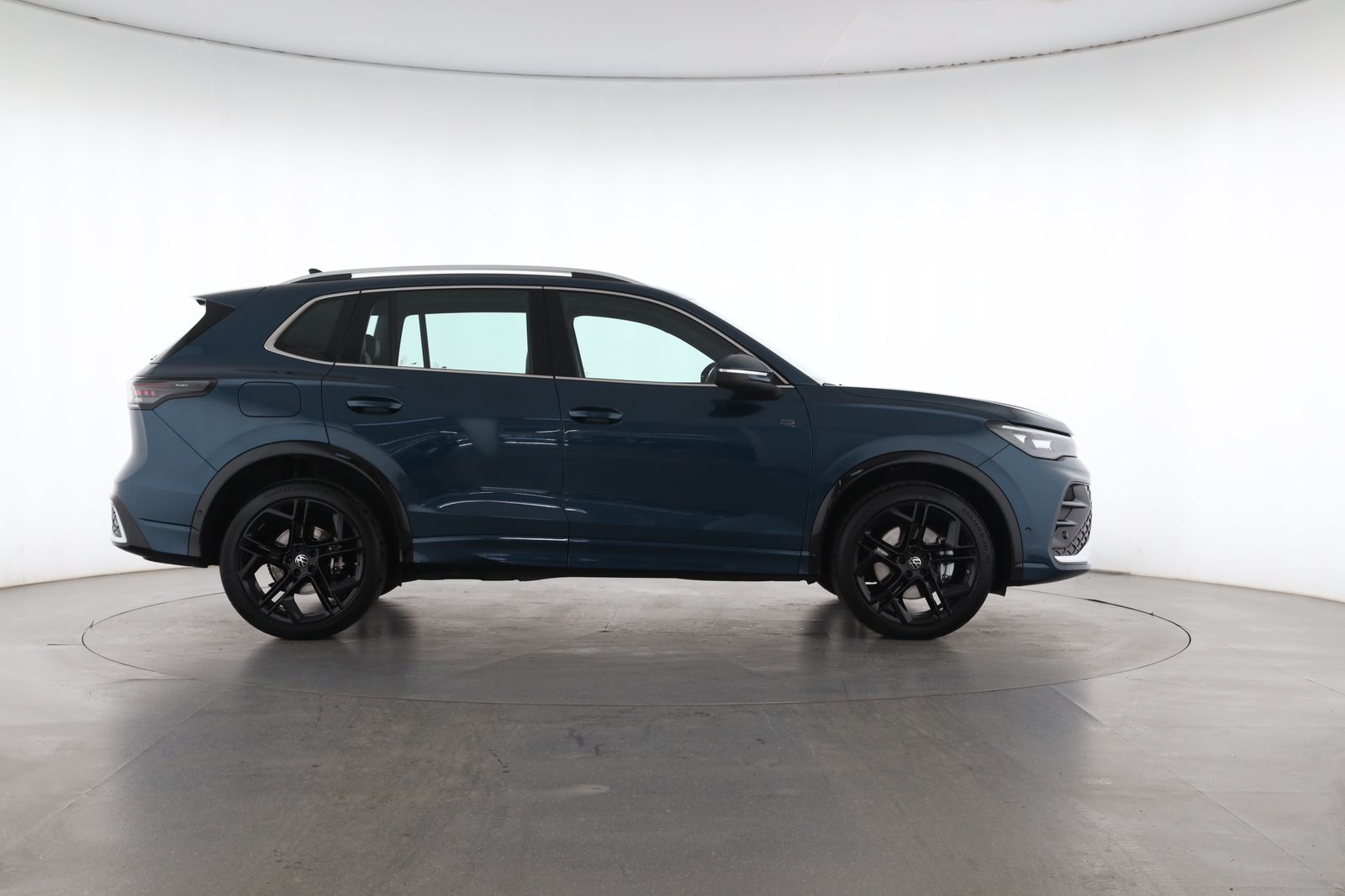 Volkswagen Tiguan 2025 г. Синий, пробег 19091 км