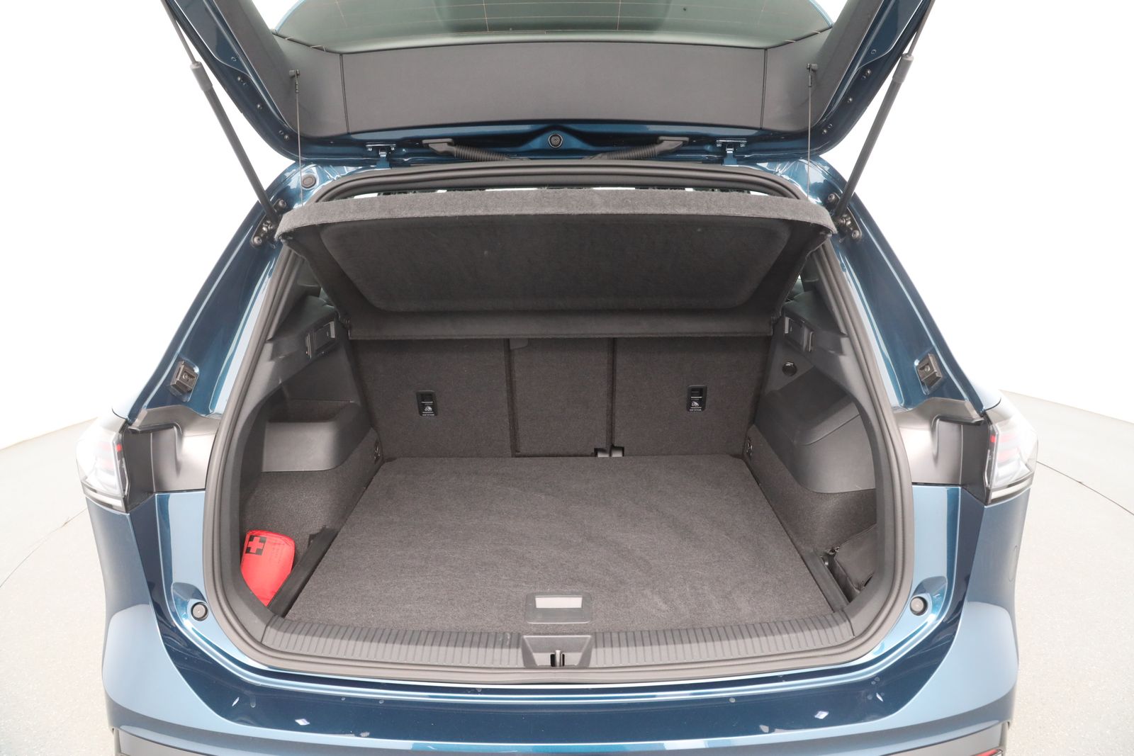 Volkswagen Tiguan 2025 г. Синий, пробег 19091 км