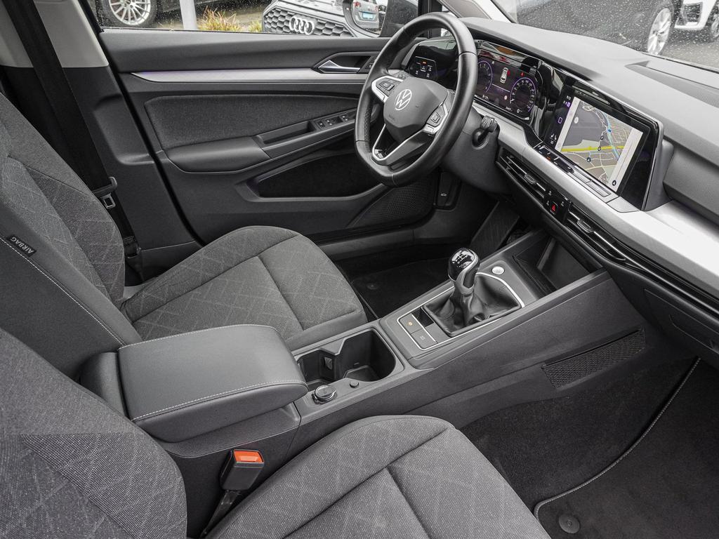 Volkswagen Golf 2024 г. Серый, пробег 24655 км