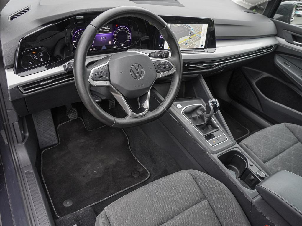 Volkswagen Golf 2024 г. Серый, пробег 24655 км