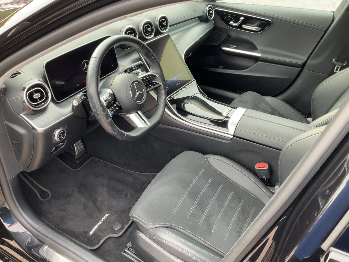 Mercedes-Benz C 180 2023 г. Чёрный, пробег 50650 км