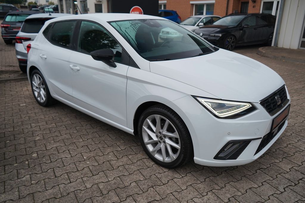 SEAT Ibiza 2023 г. Белый, пробег 56080 км