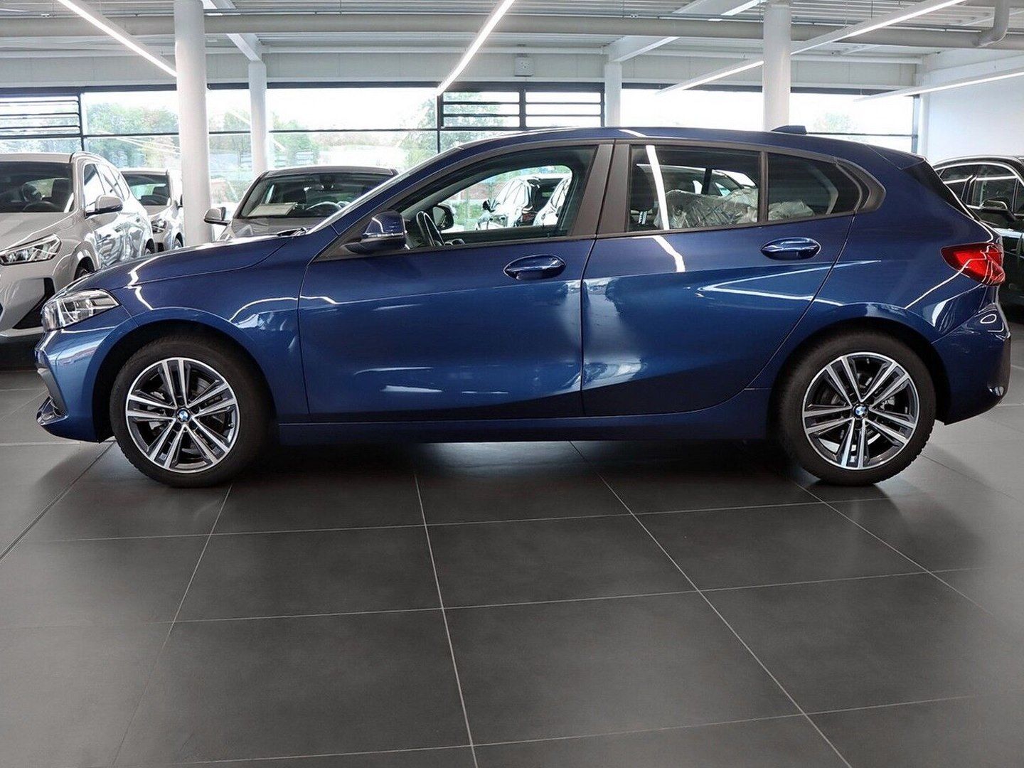 BMW 118 2024 г. Синий, пробег 34551 км