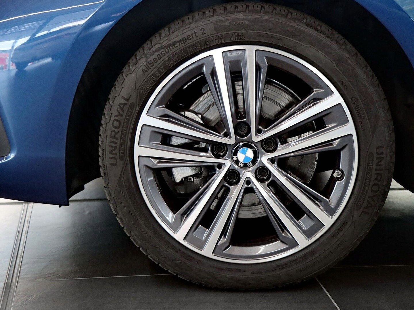 BMW 118 2024 г. Синий, пробег 34551 км