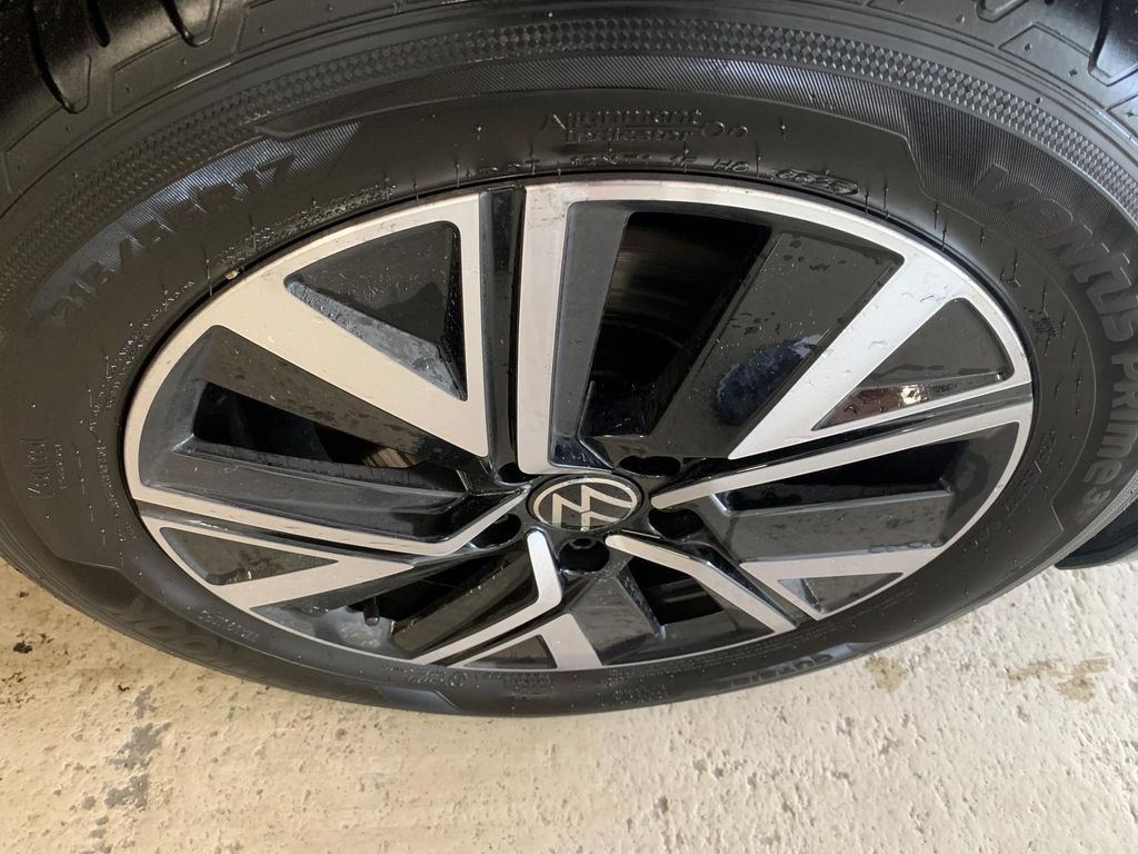 Volkswagen Touran 2025 г. Серый, пробег 48600 км