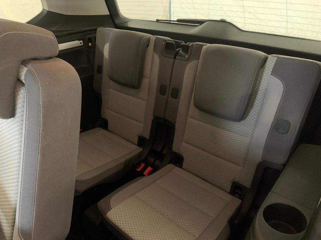 Volkswagen Touran 2025 г. Серый, пробег 48600 км