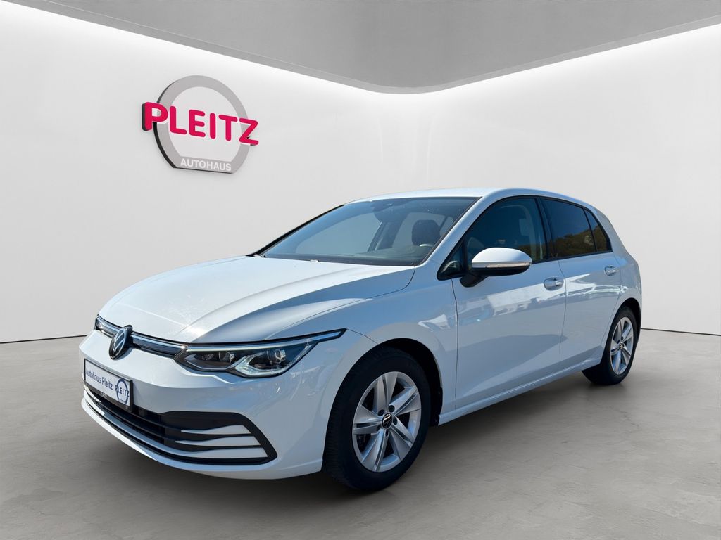 Volkswagen Golf 2023 г. Белый, пробег 38336 км