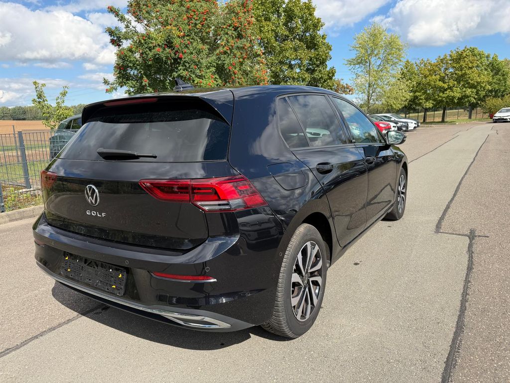 Volkswagen Golf 2023 г. Чёрный, пробег 41330 км