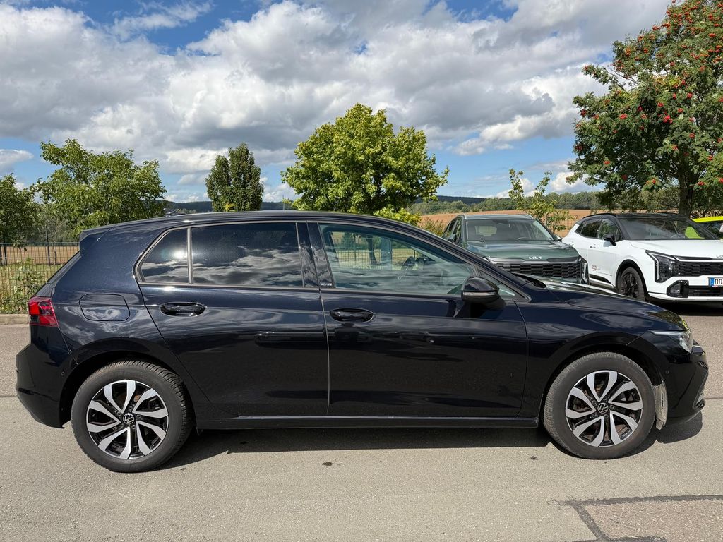 Volkswagen Golf 2023 г. Чёрный, пробег 41330 км