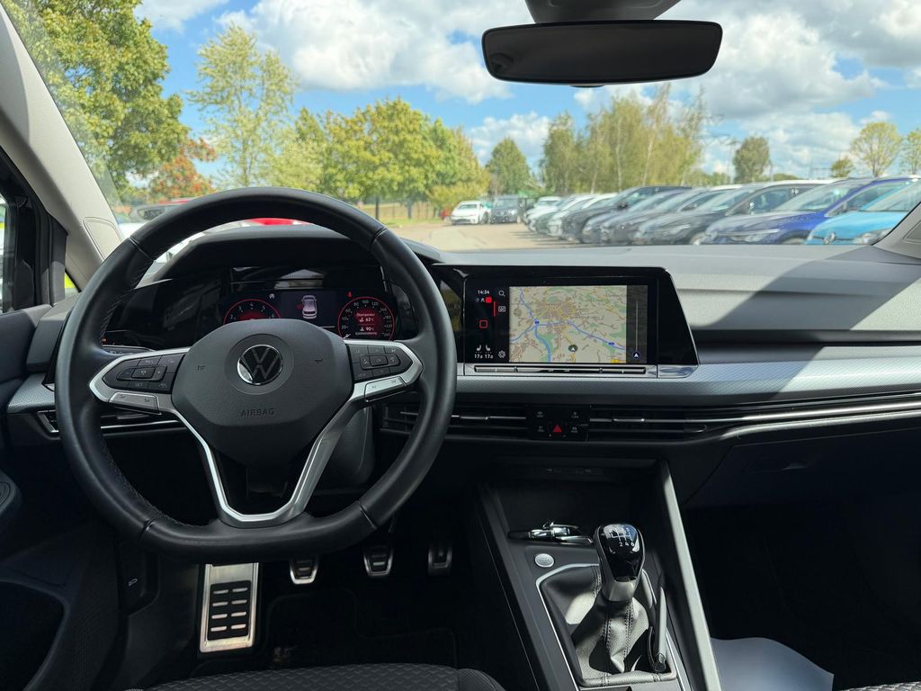 Volkswagen Golf 2023 г. Чёрный, пробег 41330 км