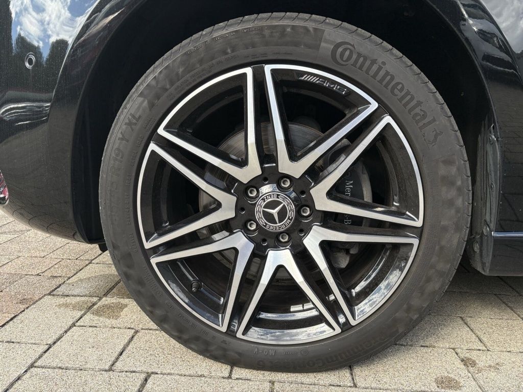 Mercedes-Benz V 300 2023 г. Чёрный, пробег 45823 км