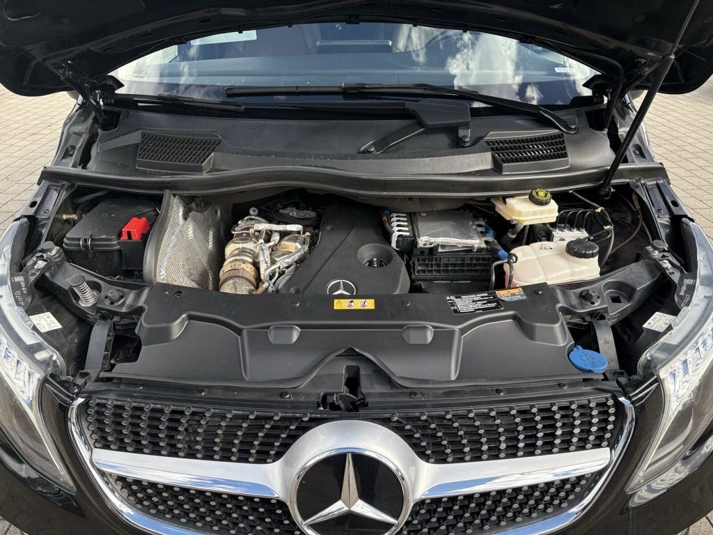 Mercedes-Benz V 300 2023 г. Чёрный, пробег 45823 км