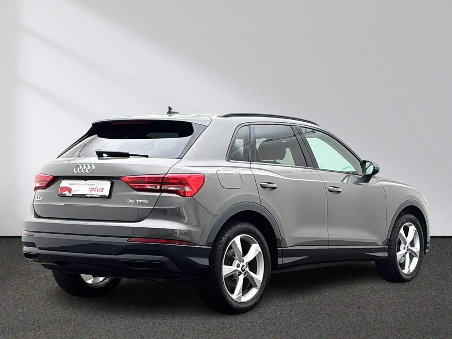Audi Q3 2022 г. Серый, пробег 41519 км