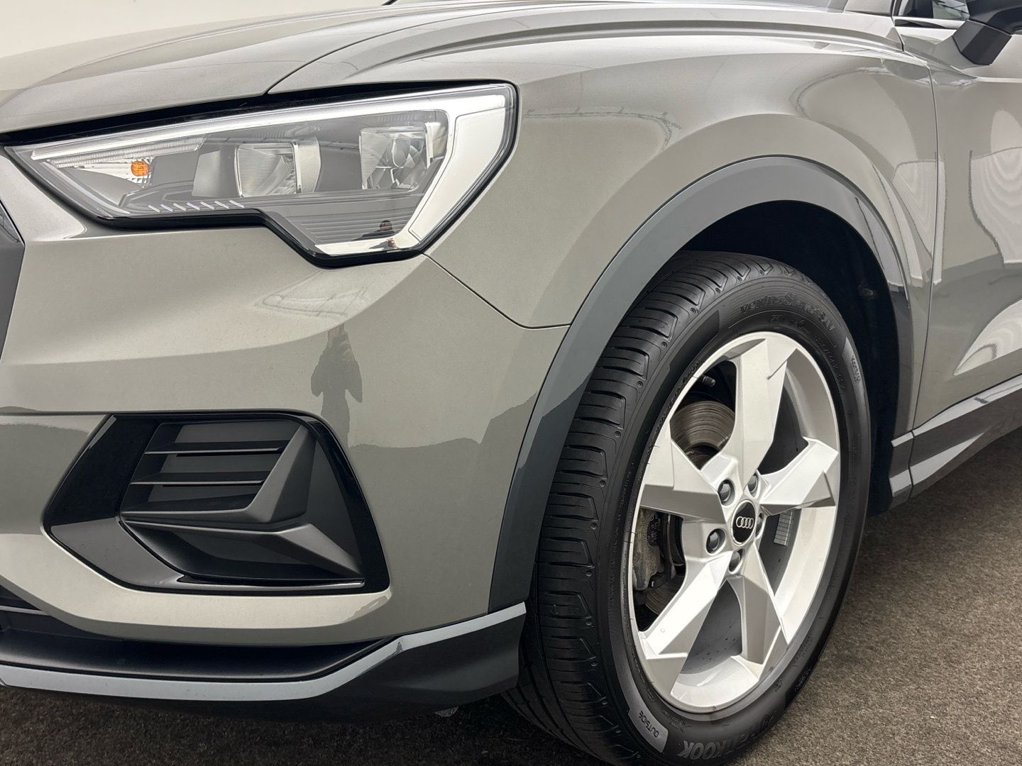Audi Q3 2022 г. Серый, пробег 41519 км