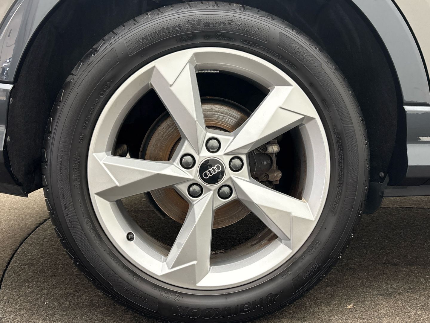 Audi Q3 2022 г. Серый, пробег 41519 км