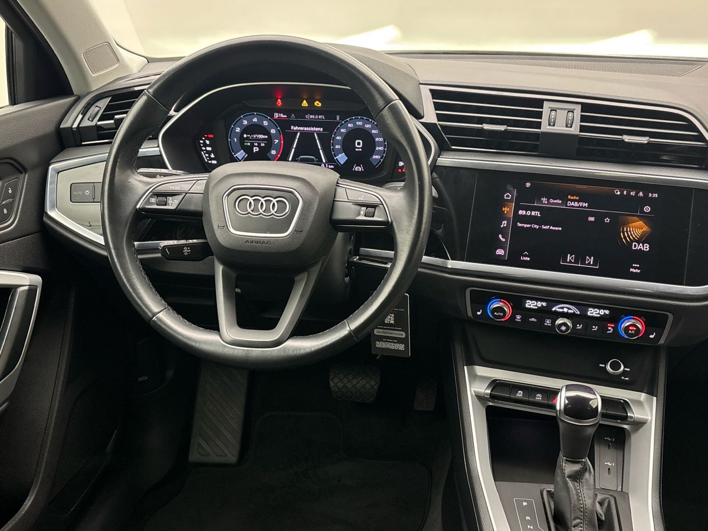 Audi Q3 2022 г. Серый, пробег 41519 км