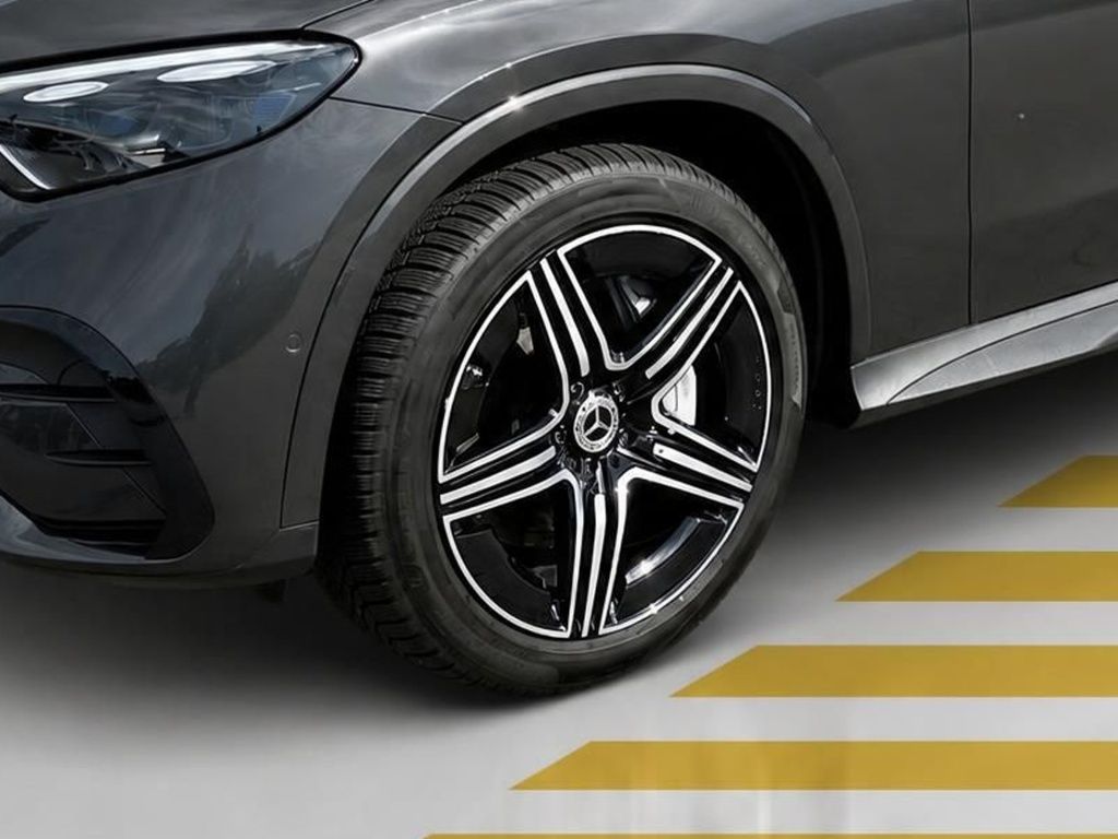 Mercedes-Benz GLC 220 2025 г. Серый, пробег 23870 км