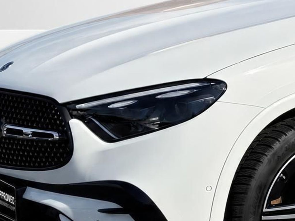 Mercedes-Benz GLC 220 2025 г. Белый, пробег 18713 км