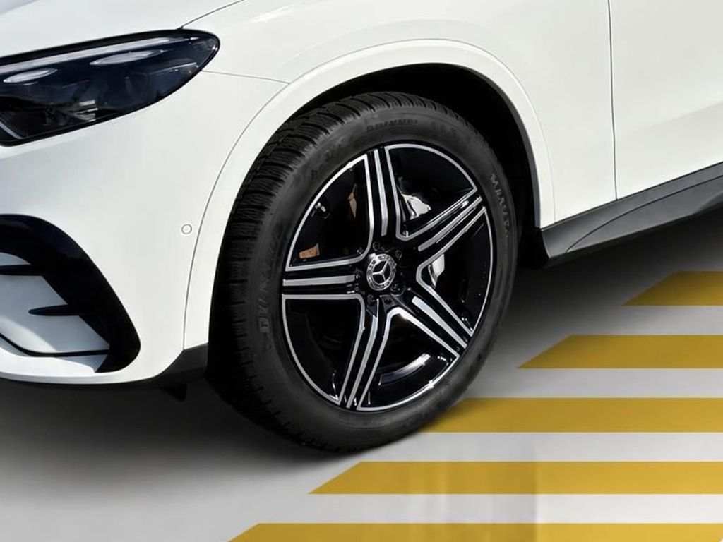 Mercedes-Benz GLC 220 2025 г. Белый, пробег 18713 км