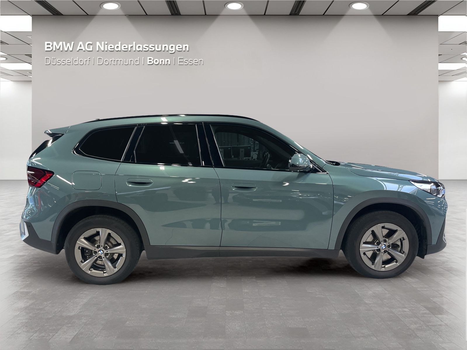 BMW X1 2023 г. Зелёный, пробег 31301 км
