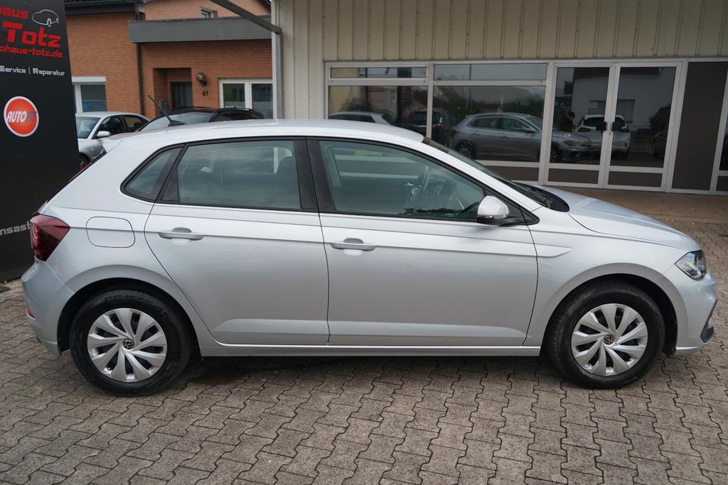 Volkswagen Polo 2023 г. Серебристый, пробег 32380 км