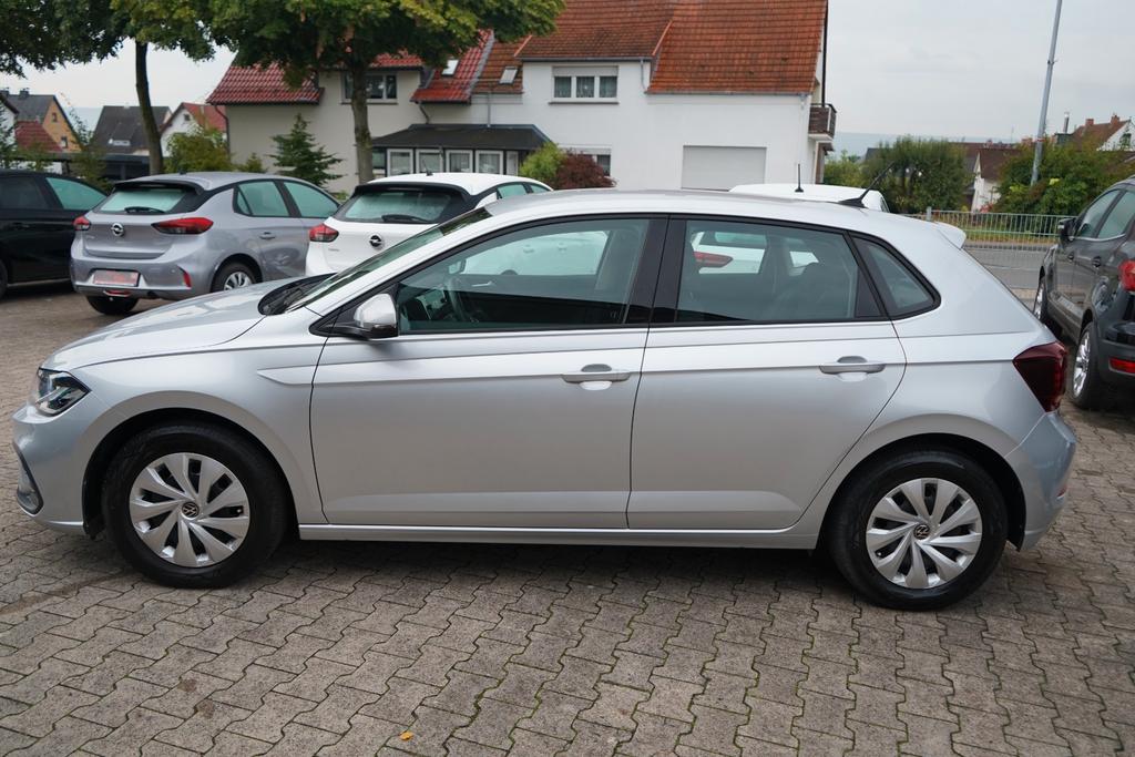 Volkswagen Polo 2023 г. Серебристый, пробег 32380 км