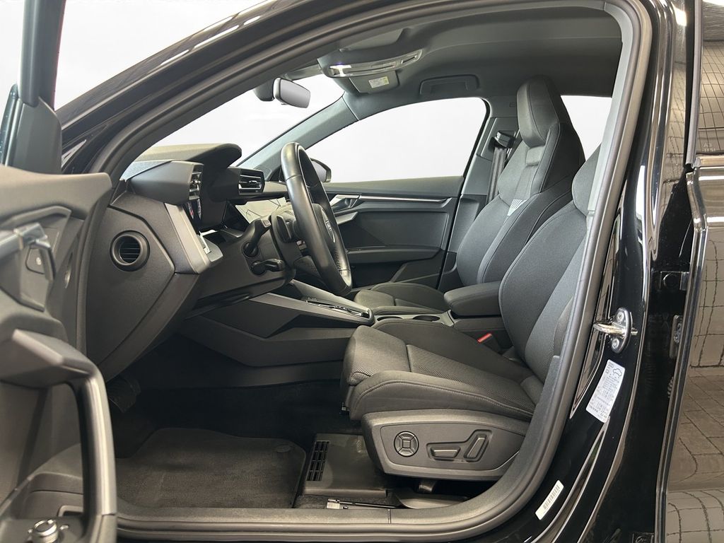 Audi A3 2025 г. Чёрный, пробег 39500 км