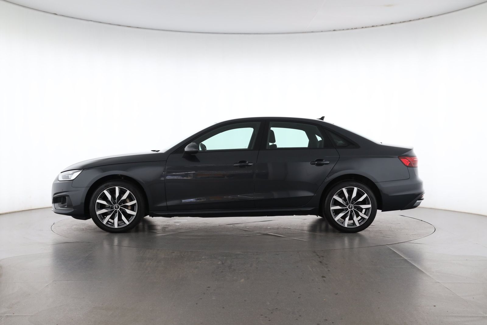 Audi A4 2022 г. Серый, пробег 56841 км
