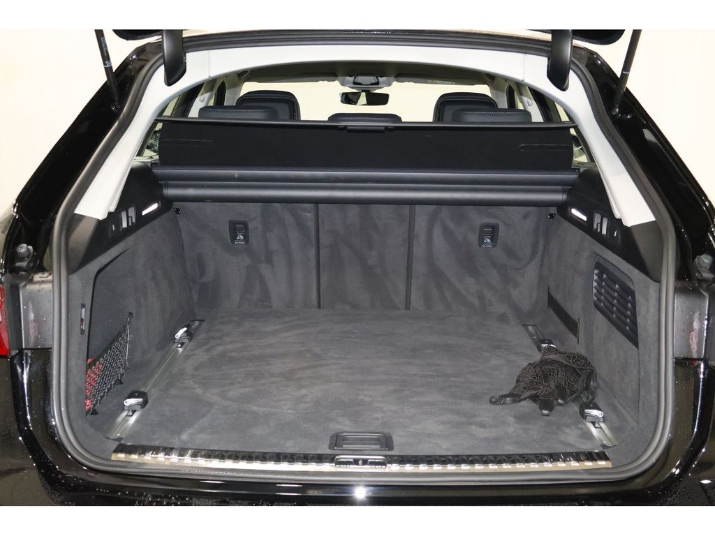Audi S6 2024 г. Чёрный, пробег 31240 км