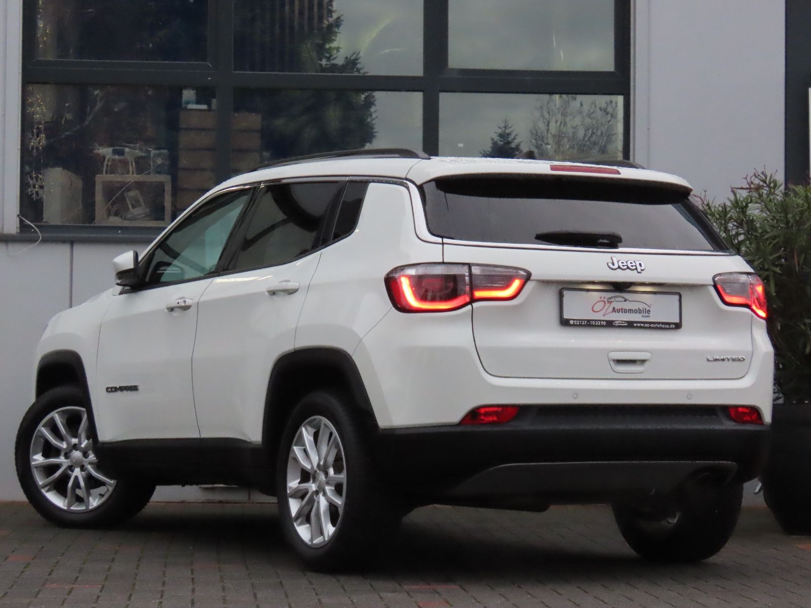 Jeep Compass 2021 г. Белый, пробег 59753 км