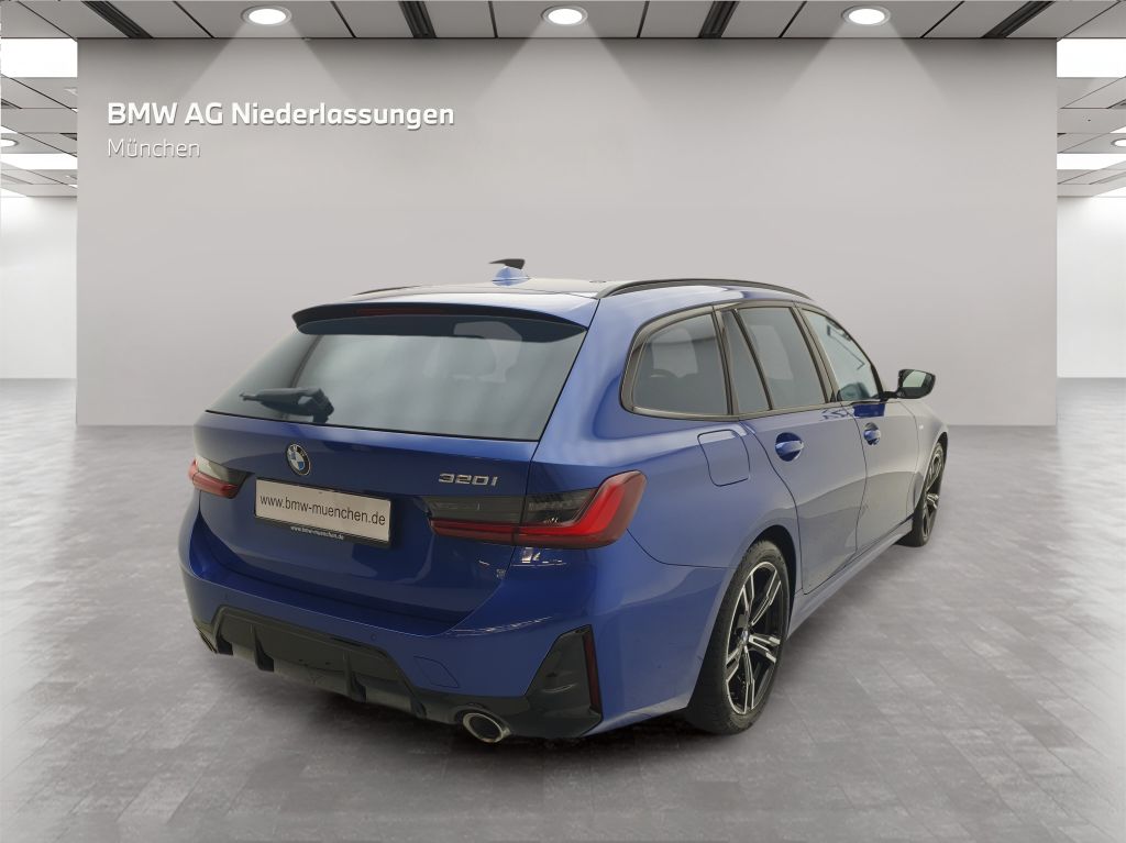 BMW 320 2023 г. Синий, пробег 26718 км