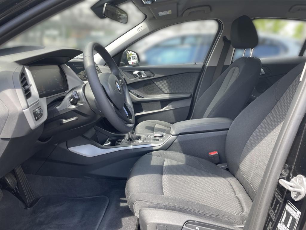 BMW 118 2023 г. Чёрный, пробег 32041 км