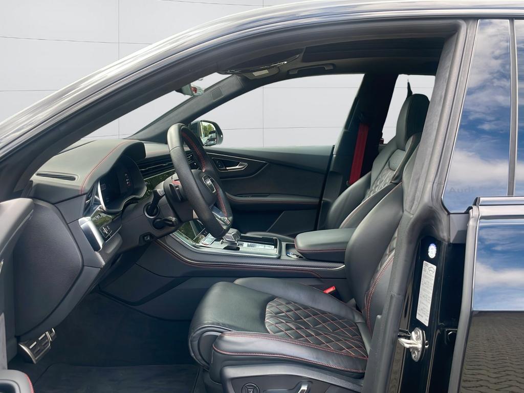 Audi SQ8 2024 г. Чёрный, пробег 29100 км