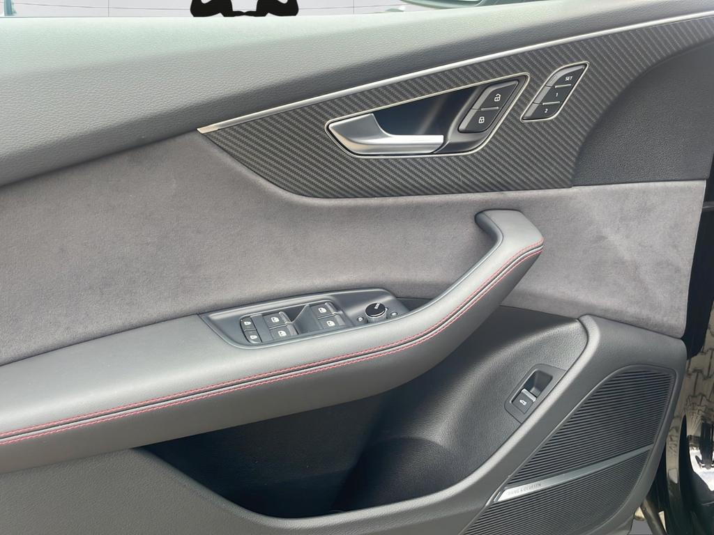 Audi SQ8 2024 г. Чёрный, пробег 29100 км