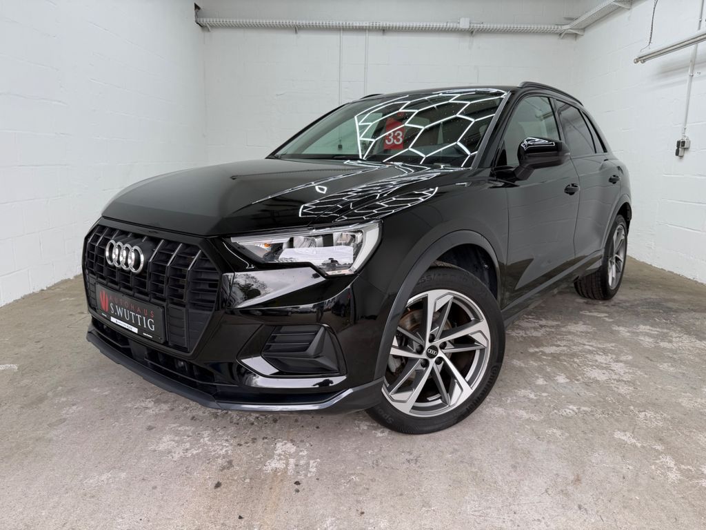 Audi Q3 2023 г. Чёрный, пробег 33500 км