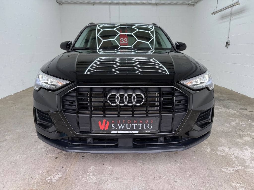 Audi Q3 2023 г. Чёрный, пробег 33500 км