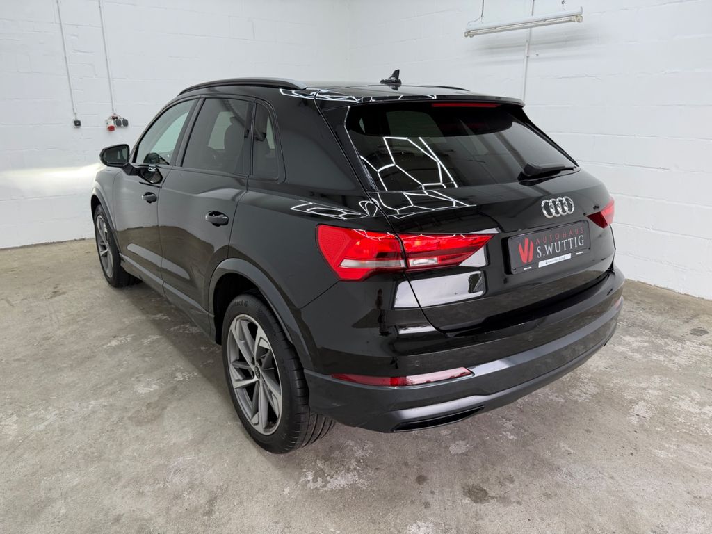 Audi Q3 2023 г. Чёрный, пробег 33500 км