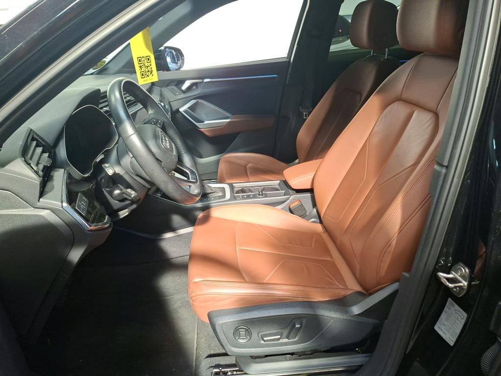 Audi Q3 2023 г. Чёрный, пробег 30500 км