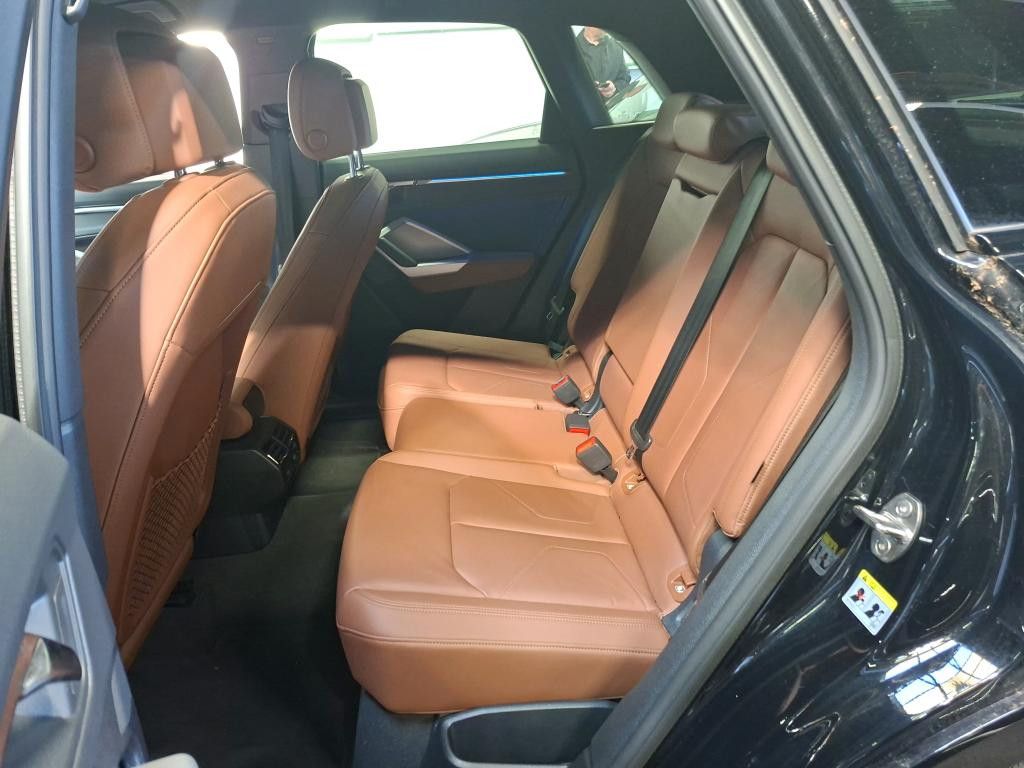 Audi Q3 2023 г. Чёрный, пробег 30500 км