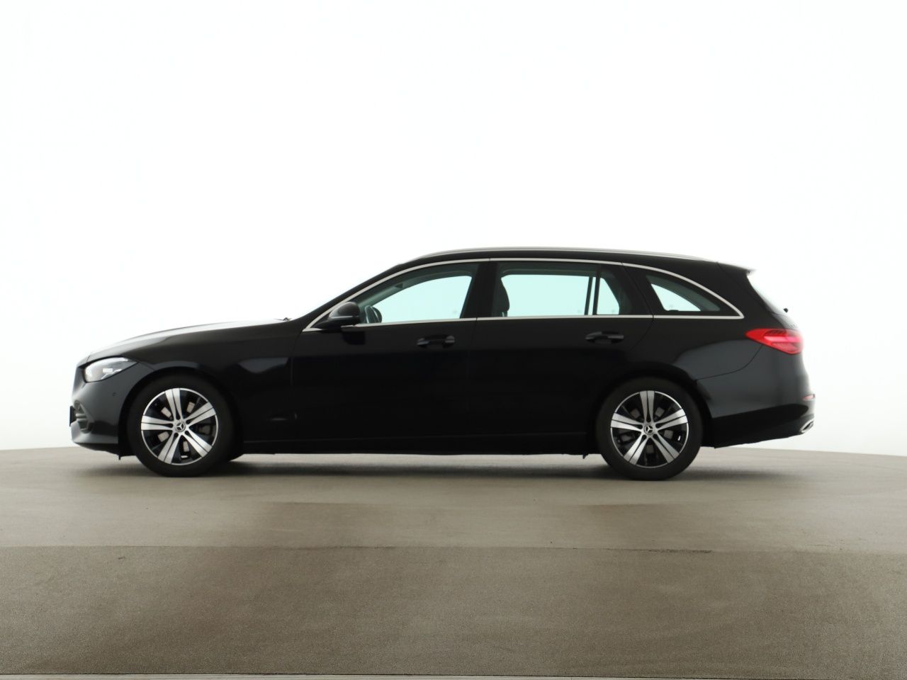 Mercedes-Benz C 200 2023 г. Чёрный, пробег 48800 км