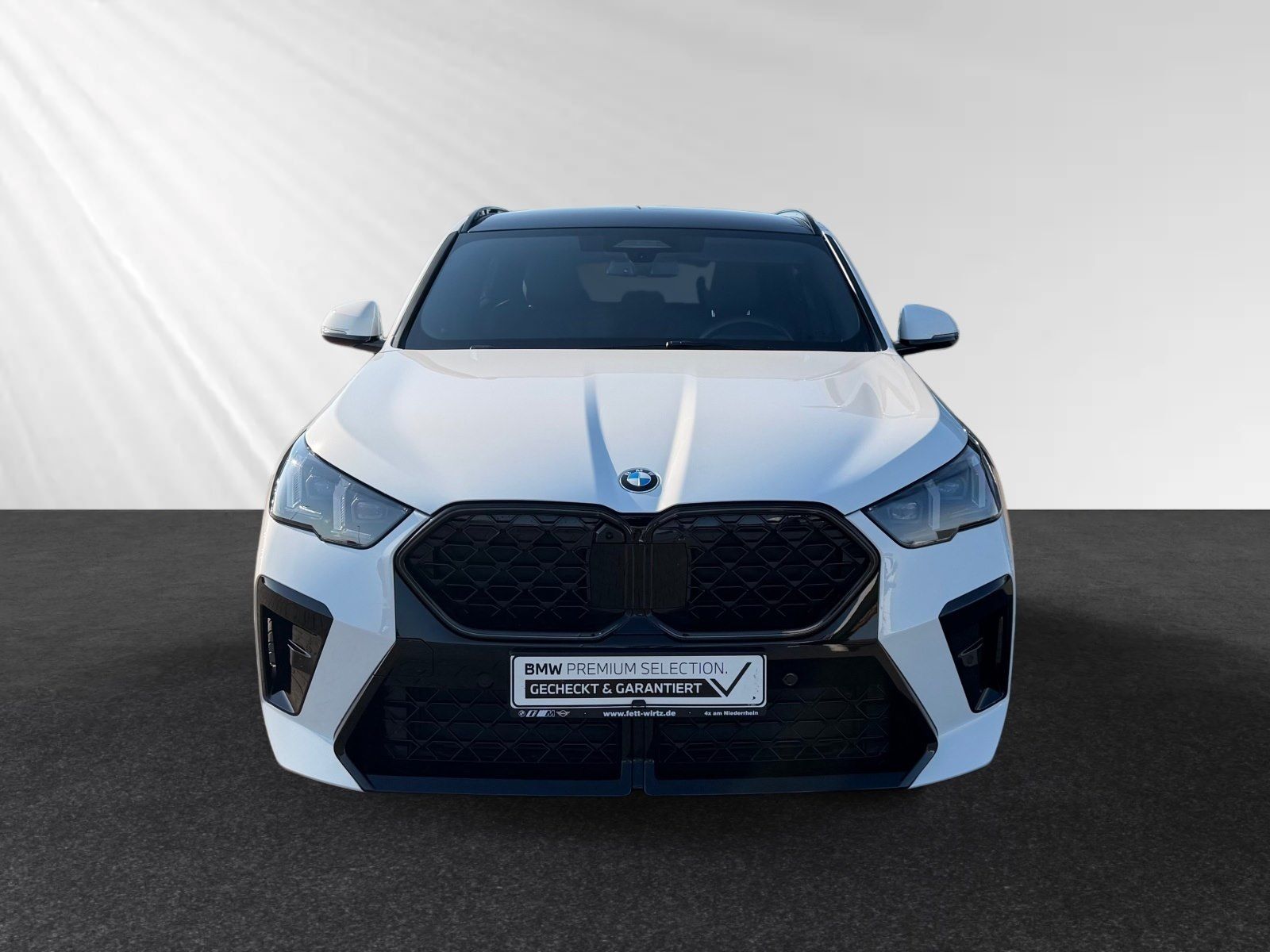 BMW X2 2025 г. Белый, пробег 23500 км