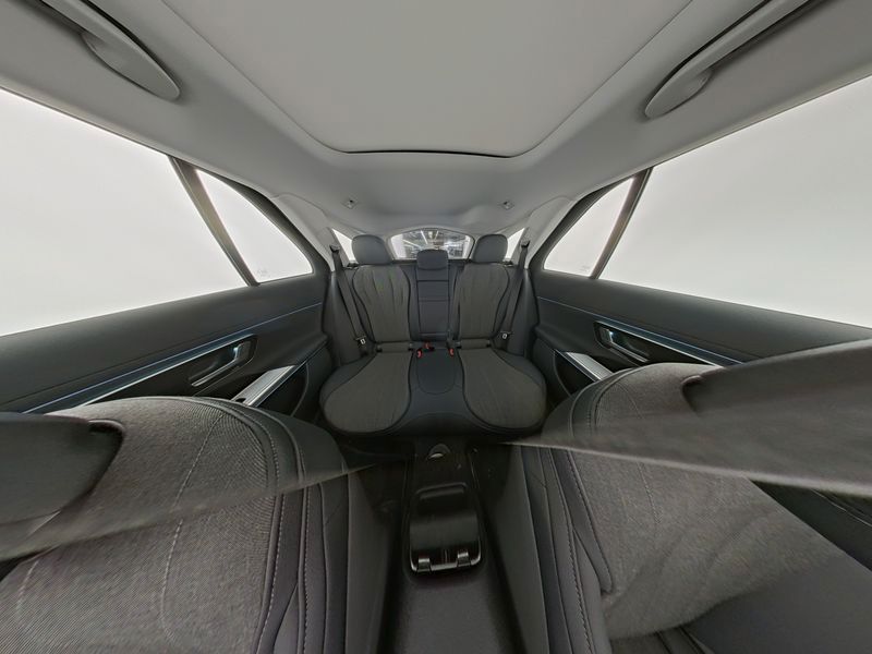 Mercedes-Benz E 200 2025 г. Серый, пробег 9878 км