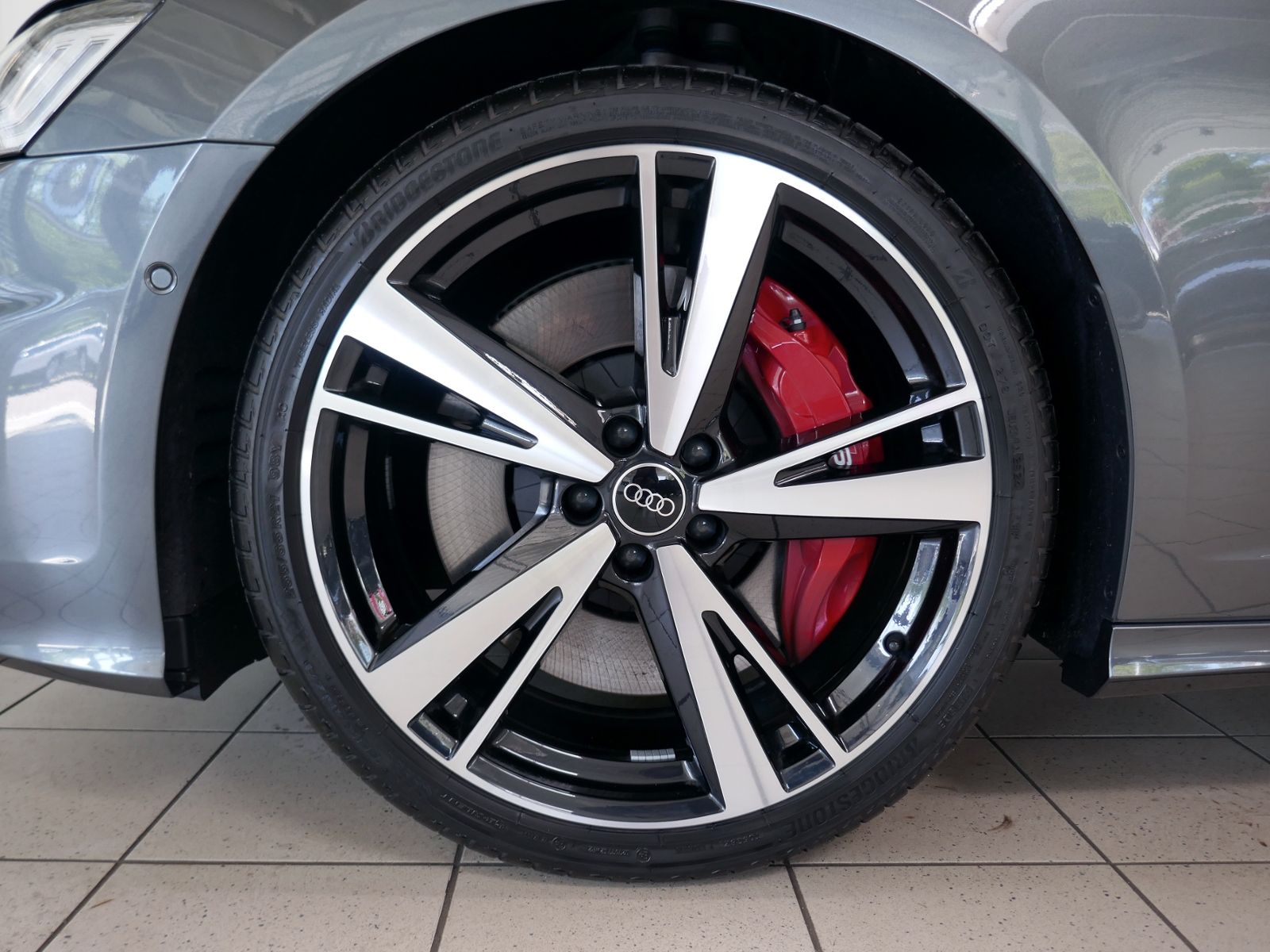 Audi S6 2025 г. Серый, пробег 19500 км