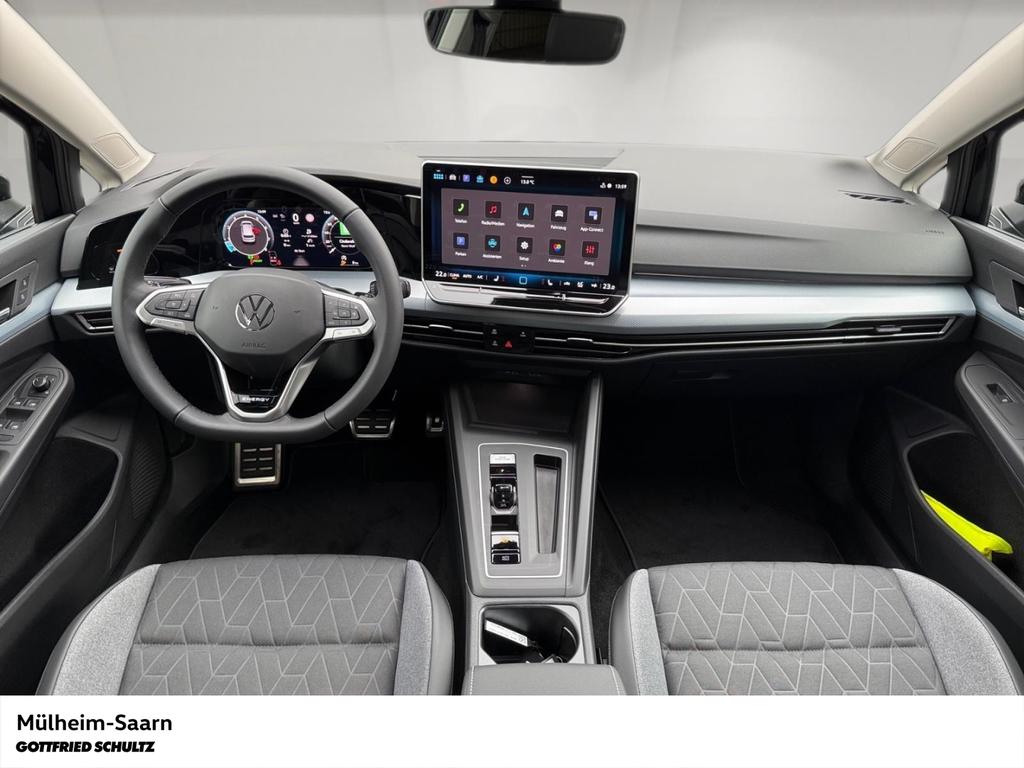 Volkswagen Golf 2025 г. Чёрный, пробег 23500 км