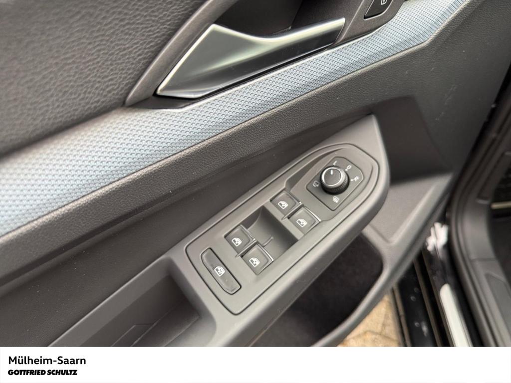 Volkswagen Golf 2025 г. Чёрный, пробег 23500 км