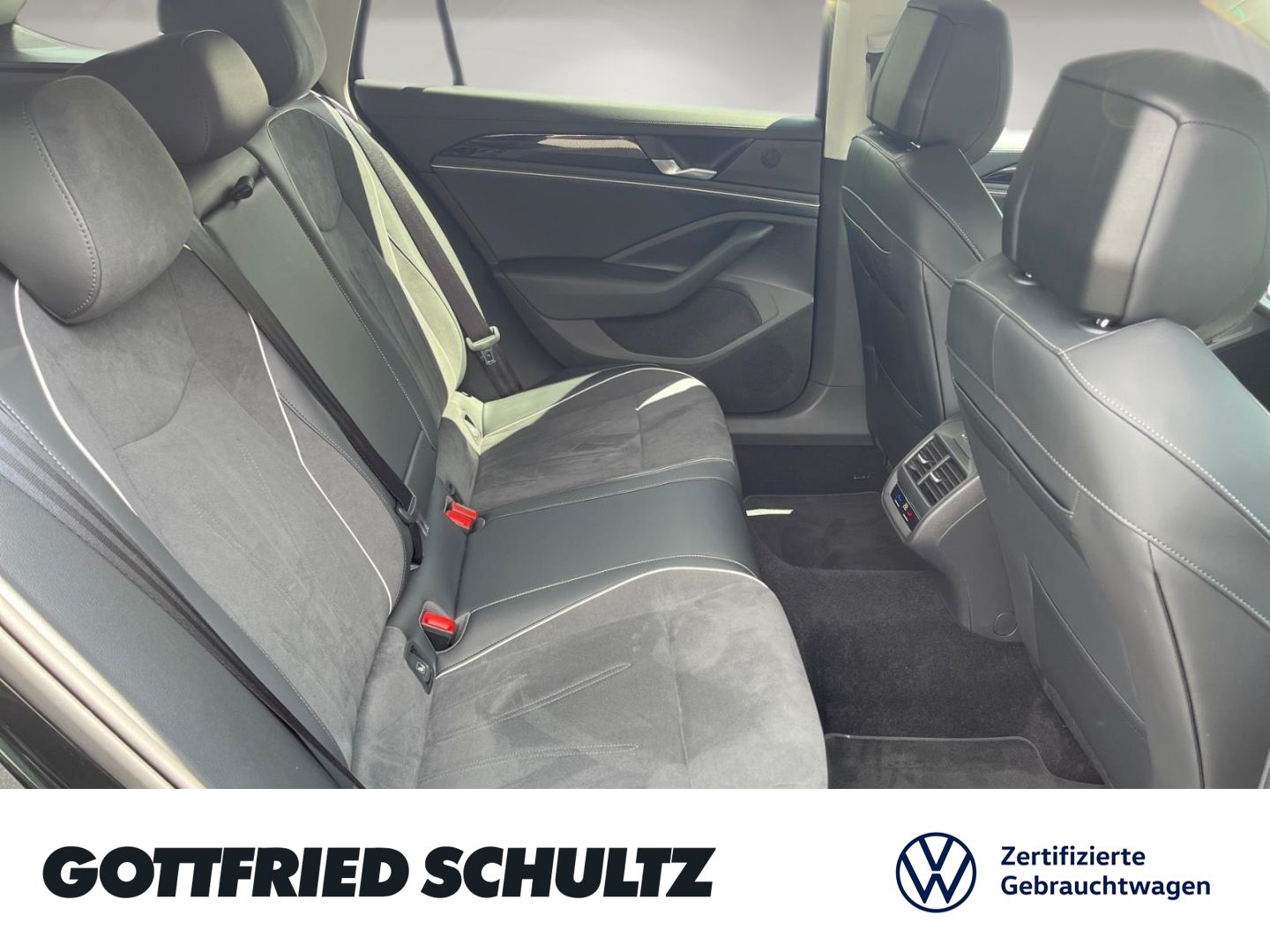 Volkswagen PASSAT VARIANT 2025 г. Чёрный, пробег 22712 км